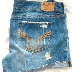 NWOT Hollister Distressed LowRise Jean Shorts 11
